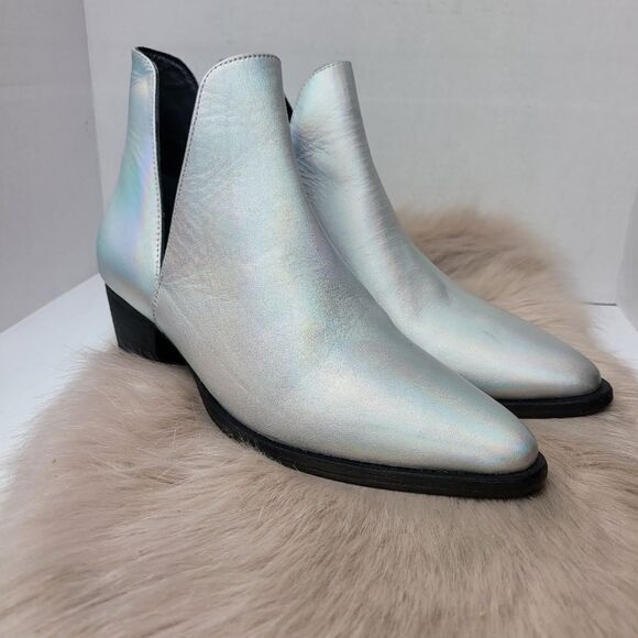 Free People Charm Iridescent Double V Bootie Size 8 - Picture 1 of 11
